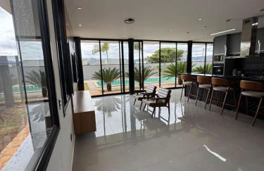 Belo sobrado com piscina aquecida em Ninho Verde 2 - Foto 13