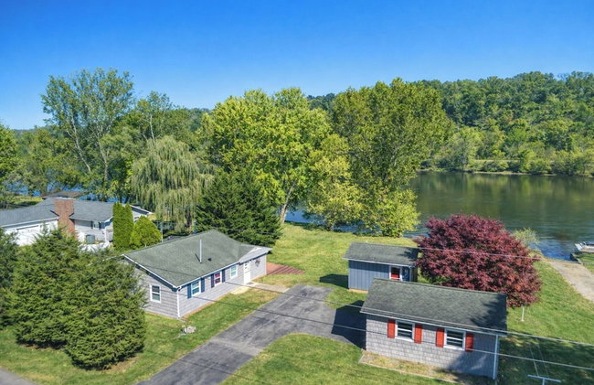 New River Riverfront , Hot Tub & Canoes, Trophy Muskie Fishing , Near VT - Foto 58