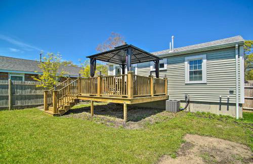 Walk to Swifts Beach! Classic Cottage with Deck - Foto 24