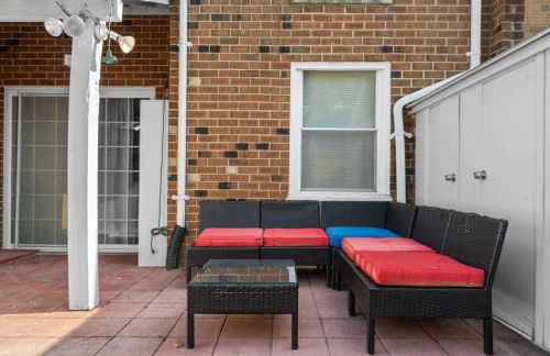 Parkside Alexandria Townhome - 3br free parking - Foto 32
