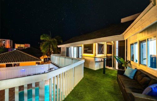 Beachfront Oasis w Htd Pool Cinema Game-Room Tiki - Foto 16