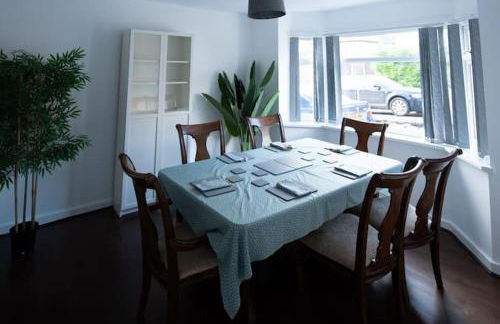 Spacious 3 Bed Home Manchester Airport Free Parking - Foto 5