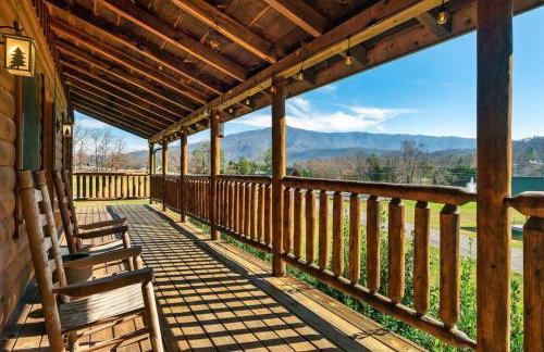 Spectacular MTNS Views with PRIVATE HOT TUB with Pool Table and Private Pond - Foto 16
