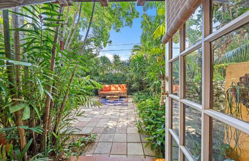 Flamingo Casita - Wander through a Garden Hideaway with Shared Pool - Foto 16