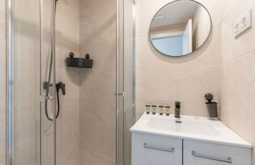 Charmingly renovated -2Bdrs 2Baths -Atocha - Photo 19