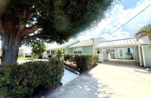 Beautiful Waterfront Home Less Than 7 mins to Beaches - Foto 17