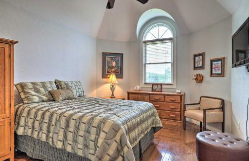 Extravagant 4,500 Sq Ft Home in Hill Country! - Photo 21