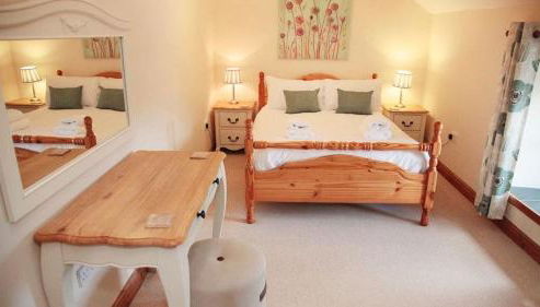 3 Bed Cottage - Parking - Ideal for Work Trips - Photo 2