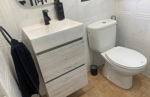 The Courtyard Studio Apartments - Foto 64