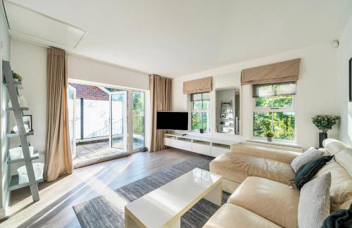 Walton Hidden Home with Free Parking - Pass the Keys - Foto 6