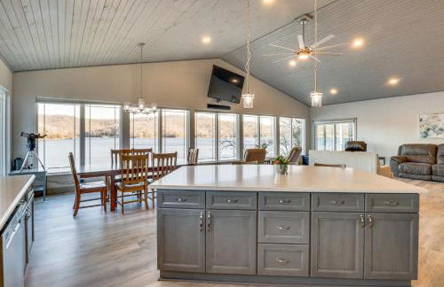 Waterfront Lake of the Ozarks Home with Private Dock - Foto 9