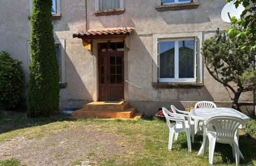Gîte familial paisible, proche Gorges de la Loire, avec cour fermée, 3 chambres, équipements bébé - FR-1-582-116 - Foto 11