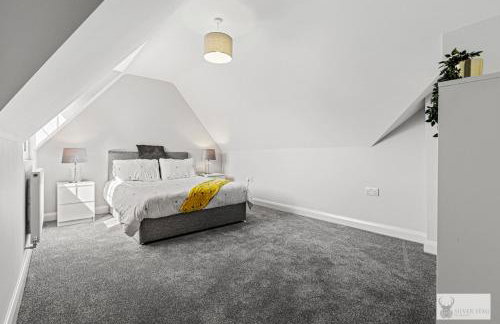 Elegant 5-Bed House with ample parking - Foto 24