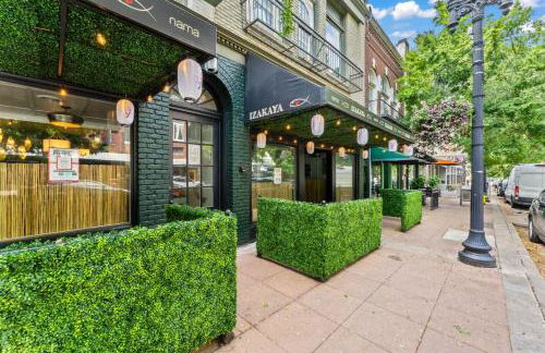 Amazing Rooftop Patio Overlooking street - Foto 30