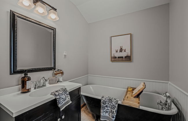 Sqyrls Nest - 3BR Retreat With a Hot Tub - Foto 34