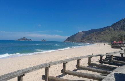 Apto Térreo Recreio Praia 9 min a pé com Ar Cond - Foto 27