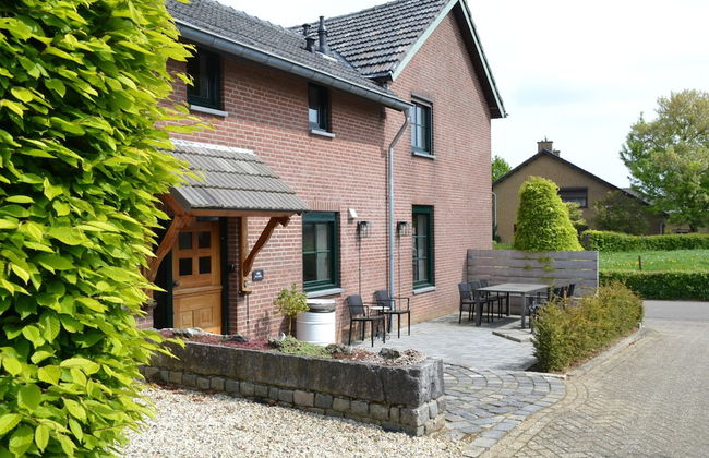 Holiday Home in South Limburg With a Terrace - Photo 1