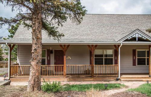 Twin Owls Lodge, Great for families Master bedroom, Loft, full kitchen, Dogs OK - Foto 18