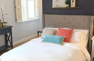 New cozy studio 2 queen beds kitchen walk to water! - Foto 18