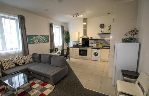 Ideal for groups - 2 Bedroom Apartment - Free Parking, Transit links, Close to Stadiums - Foto 2