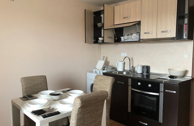 Palace De Luxe - Apartments - Photo 10