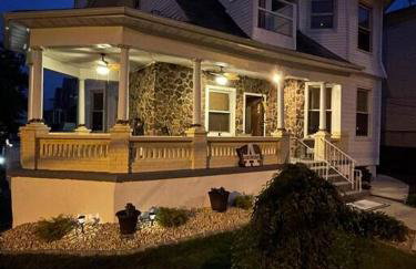 The Pearl-Lovely Victorian Home with Bed and Breakfast Energy - Foto 1