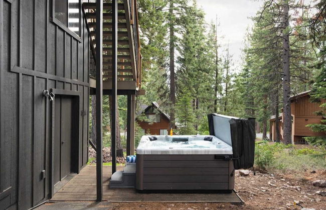 Timberline by Avantstay Stunning Chalet Cabin w/ Hot Tub, Pool Table & Home Theater! - Foto 3