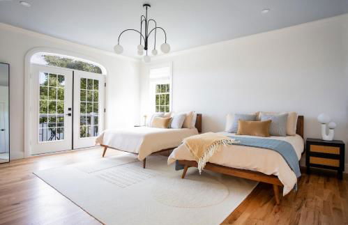 Lakeview Villa with Private Hot Tub, Firepit & Spacious Decks with Breathtaking Cliff Views - Foto 27