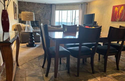 Best location in the heart of lions head, Ski lockers, jacuzzi and pool - Photo 9