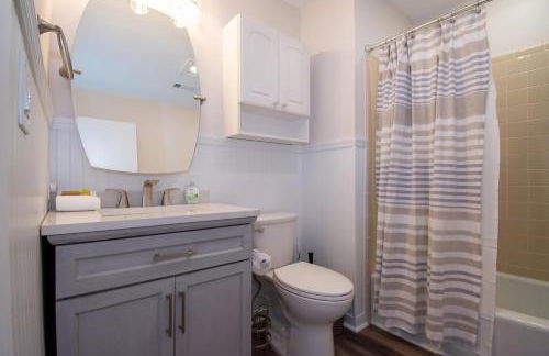 Renovated 2 Br Sleeps 5 With Free Guest Passes - Photo 66