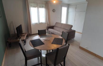T2 très bien situé avec parking privé - Foto 5
