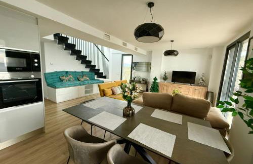 Beachfront Penthouse! - Photo 12