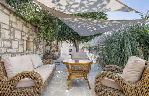 Captain's Hyatt - Photo 6