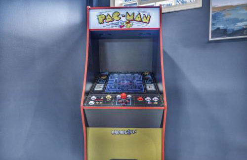 Swim and Relax In our Pool and Hot Tub and Recently Renovated - Photo 67