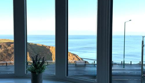 Smugglers - Sea Front - Parking - Sea Views - Balcony - 2 luxury kingsize beds - Foto 3