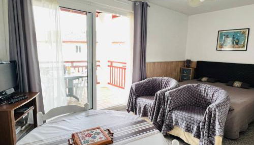 T1 avec balcon à Cambo-les-Bains, parking inclus, 2 couchages - FR-1-495-16 - Foto 3