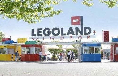 ENTIRE LUXURY yacht 70sqm Oyster Fund - Quiet and relaxing - 2 double bedrooms both en-suite - HEATING - sleeps up to 4 people - moored on our Private Island - nearby LEGOLAND THORPE PARK ASCOT RACES WENTWORTH LONDON Lapland UK -NO Parties - - Foto 42