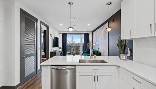 Modern Condo for 6 with Rooftop & Gym Near DT - Foto 5