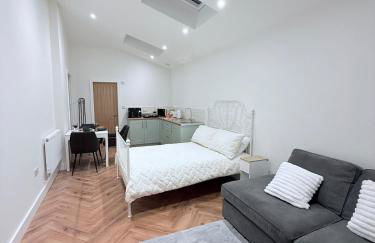 Cosy Corner Cheadle - Photo 1