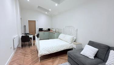 Cosy Corner Cheadle - Photo 1