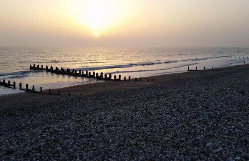 Modern Seaside House with Hot Tub - Foto 7