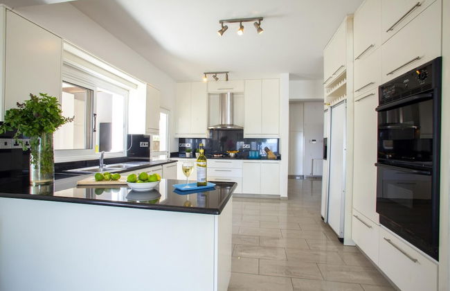 Sunset Beachfront Villa Meneou - Foto 5