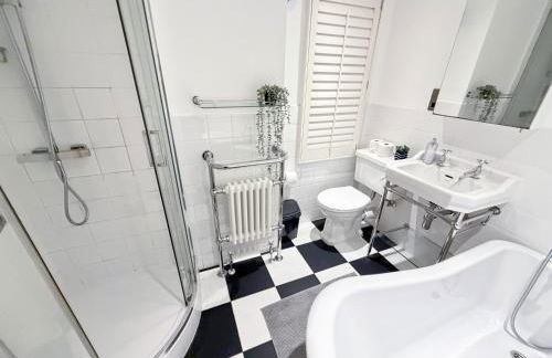 Luxury 3-Bed Apartment in Marylebone near Oxford Street & Baker Street by Staylio - Foto 25