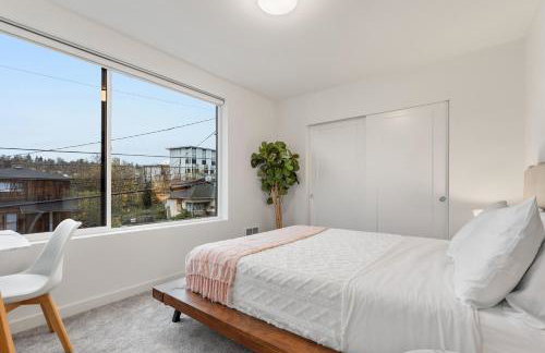 Luxe Central Home with Views & Rooftop - Foto 30