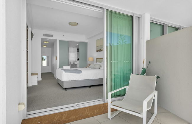 Reflection on the Sea - Foto 17