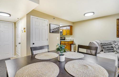 Cozy and Centrally Located SLC Condo with Balcony! - Foto 9