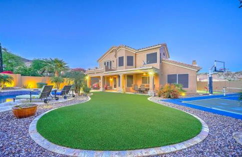 Desert Paradise Pool Spa Pickleball Putt Green - Foto 1