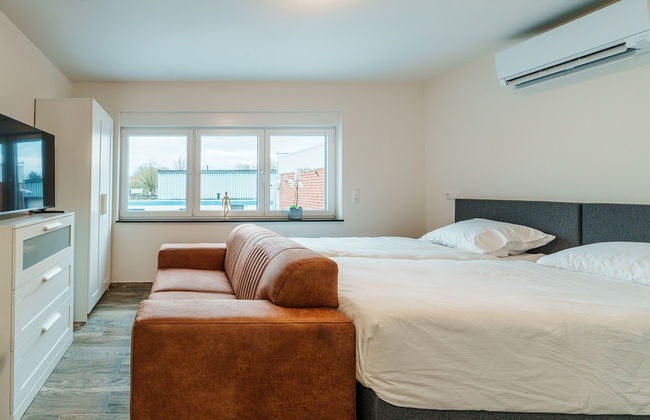 Cosy Apartment Near Center - Photo 7