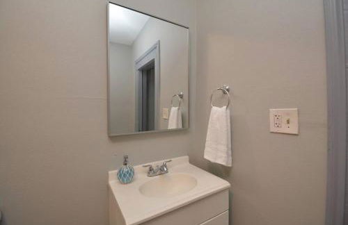 SuperValue Suite #9 @ East End Revitalized - Foto 22