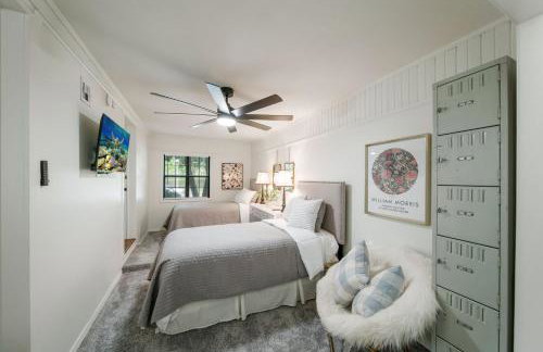 Next to Expo, 5 beds, Hot-tub, corn hole, pets! - Foto 23